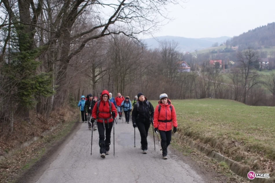 Z Kołem Grodzkim PTTK na niebieskim szlaku - zdjęcie 6