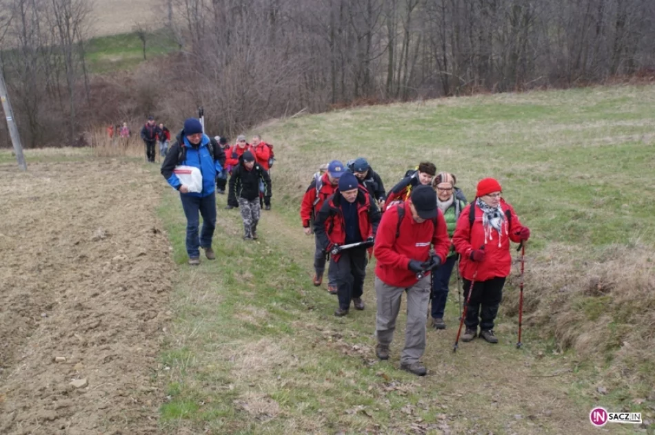 Z Kołem Grodzkim PTTK na niebieskim szlaku - zdjęcie 11