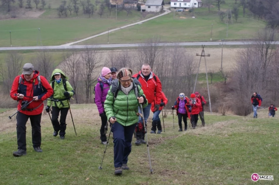Z Kołem Grodzkim PTTK na niebieskim szlaku - zdjęcie 13