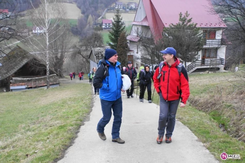 Z Kołem Grodzkim PTTK na niebieskim szlaku - zdjęcie 14