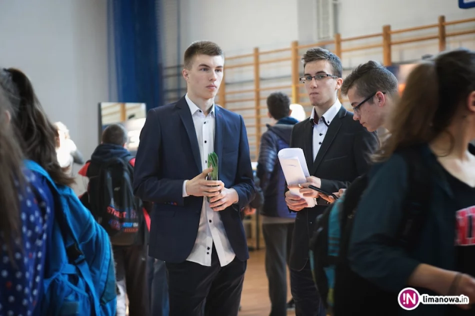 Powiatowe Targi Edukacyjne 2016 - zdjęcie 15