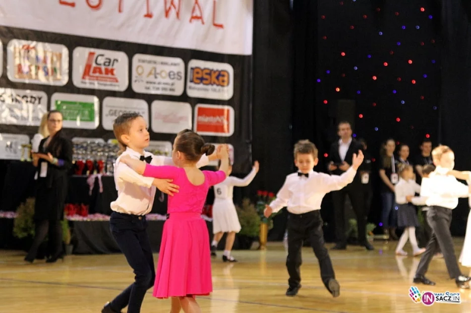 Taneczna rywalizacja w II LO w Nowym Sączu - zdjęcie 16