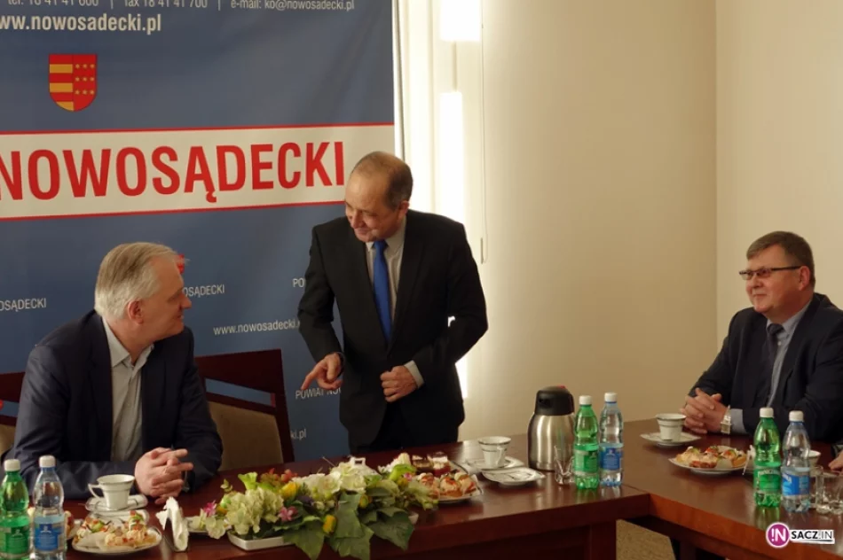 Wicepremier Jarosław Gowin gościł w Starostwie Powiatowym - zdjęcie 2