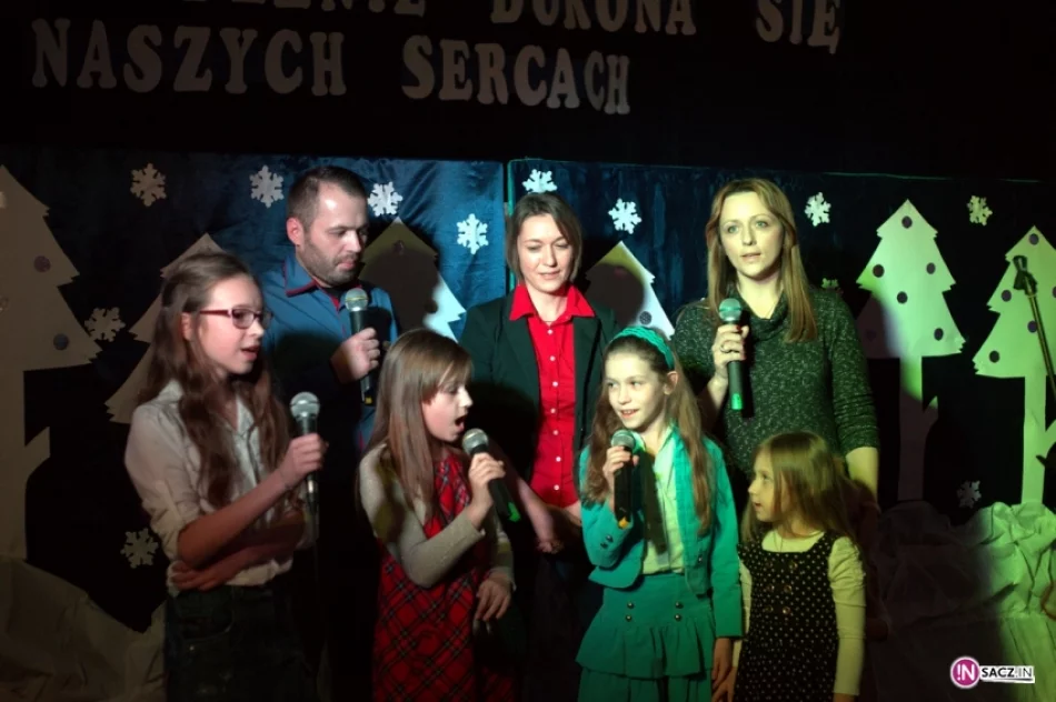 Rodzinne kolędowanie w szkole Podstawowej nr 15 - zdjęcie 2