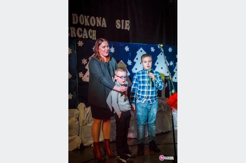 Rodzinne kolędowanie w szkole Podstawowej nr 15 - zdjęcie 7