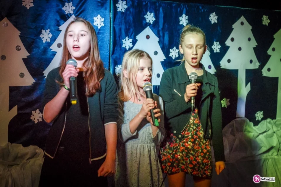 Rodzinne kolędowanie w szkole Podstawowej nr 15 - zdjęcie 8