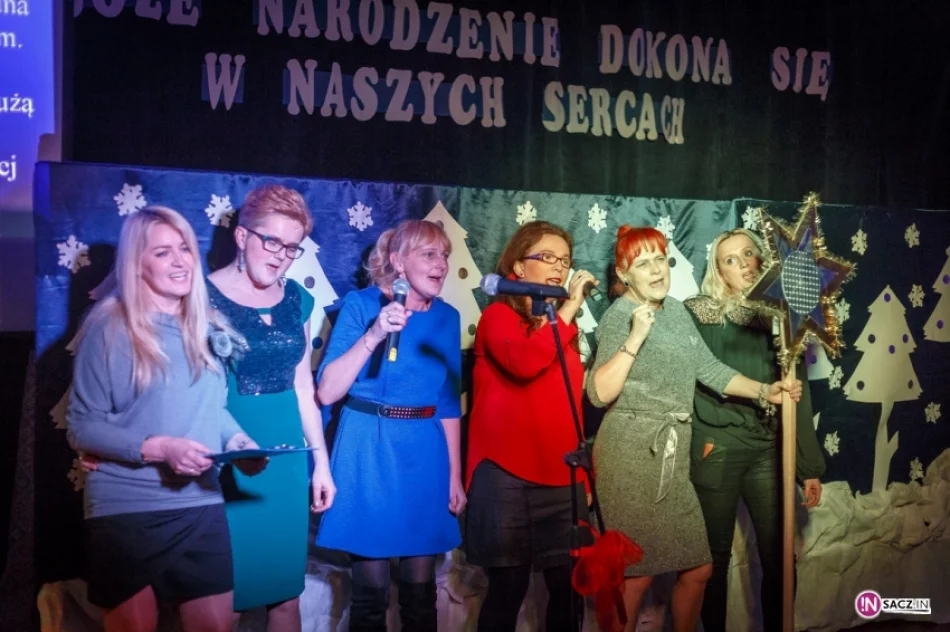 Rodzinne kolędowanie w szkole Podstawowej nr 15 - zdjęcie 17