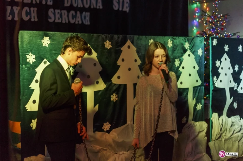 Rodzinne kolędowanie w szkole Podstawowej nr 15 - zdjęcie 19