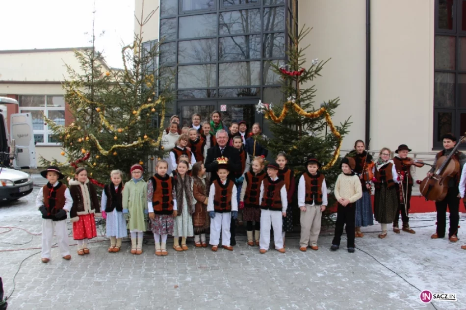 Pod patronatem DTS - Królowie dzieciom: charytatywny turniej piłki halowej w piwnicznej – Zdroju - zdjęcie 3