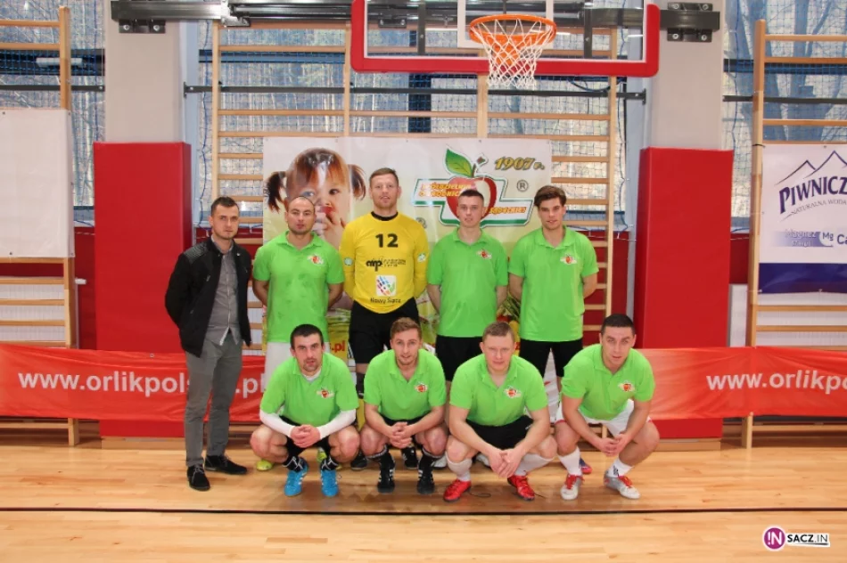 Pod patronatem DTS - Królowie dzieciom: charytatywny turniej piłki halowej w piwnicznej – Zdroju - zdjęcie 12