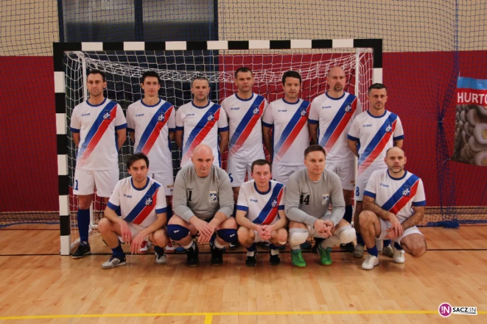 Pod patronatem DTS - Królowie dzieciom: charytatywny turniej piłki halowej w piwnicznej – Zdroju - zdjęcie 14