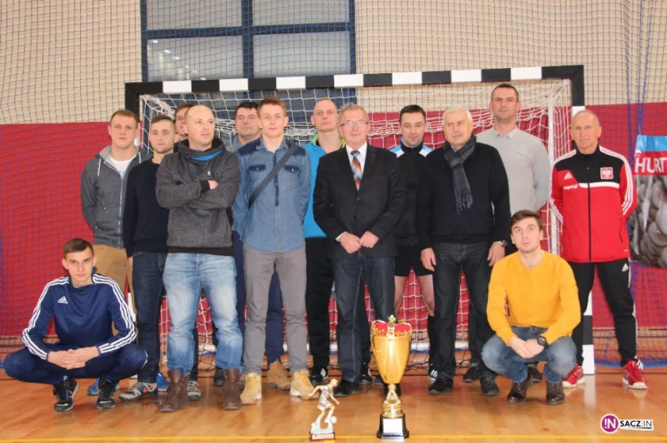 Pod patronatem DTS - Królowie dzieciom: charytatywny turniej piłki halowej w piwnicznej – Zdroju - zdjęcie 20