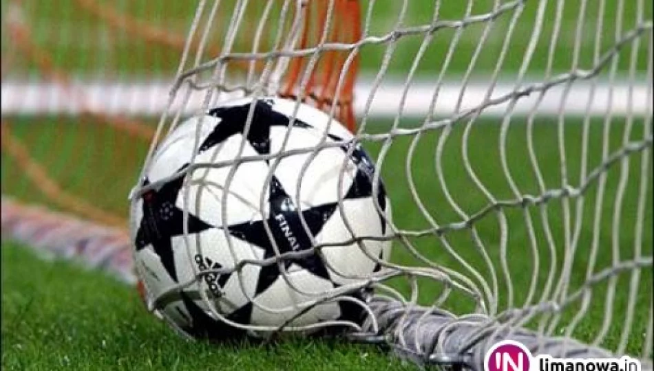 LIGA OKRĘGOWA: Beniaminek z Ujanowic walczył z Sokołem - zdjęcie 1