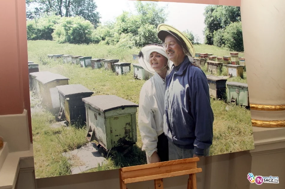 W ratuszu można obejrzeć wystawę „Emitenci pozytywnej energii” - zdjęcie 6