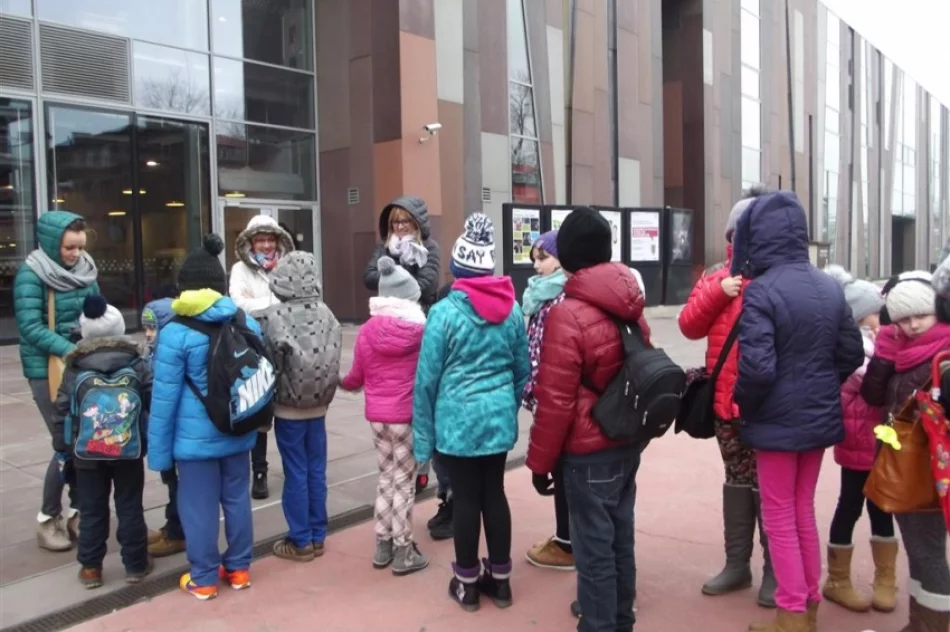 Uczniowie z Koniuszowej w Warszawie - zdjęcie 7