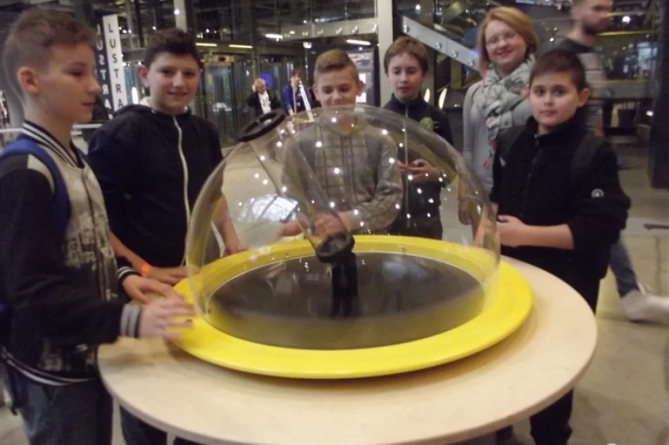 Uczniowie z Koniuszowej w Warszawie - zdjęcie 9