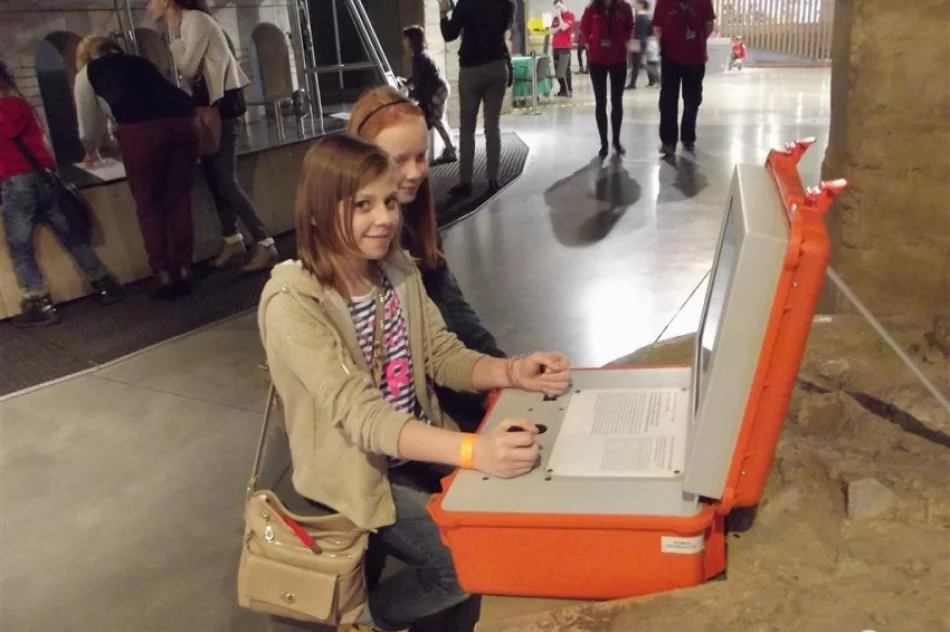 Uczniowie z Koniuszowej w Warszawie - zdjęcie 12