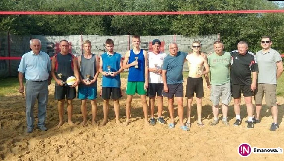 Siatkarski turniej z okazji święta miasta - zdjęcie 1