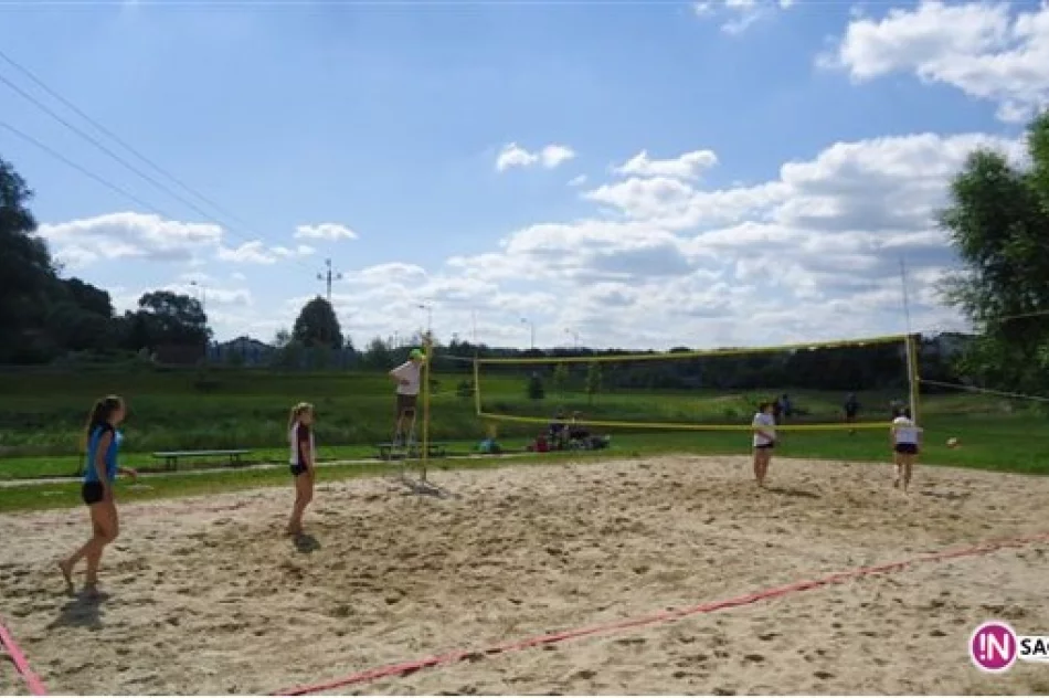 XIII Mistrzostwa Miasta Nowego Sącza w siatkówce plażowej kobiet i mężczyzn - zdjęcie 2