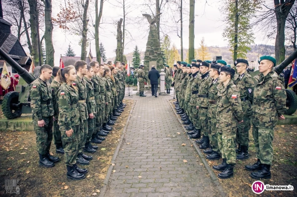 Apel poległych przy Pomniku Legionistów w Łososinie Górnej - zdjęcie 6