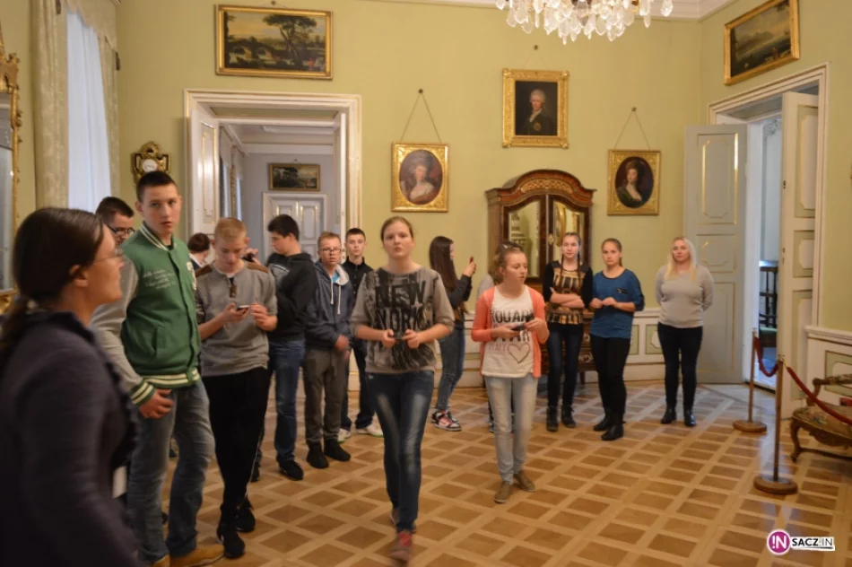 Gimnazjaliści z Koniuszowej w Warszawie - zdjęcie 3