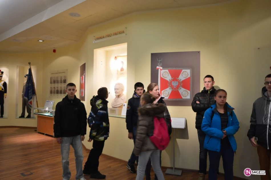 Gimnazjaliści z Koniuszowej w Warszawie - zdjęcie 6