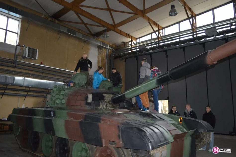 Gimnazjaliści z Koniuszowej w Warszawie - zdjęcie 7