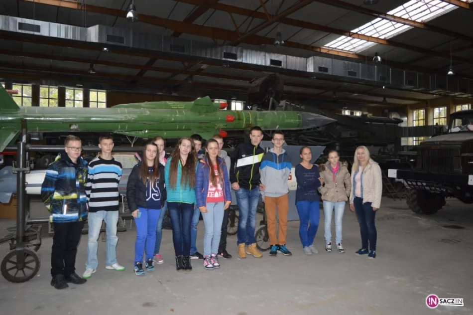 Gimnazjaliści z Koniuszowej w Warszawie - zdjęcie 9