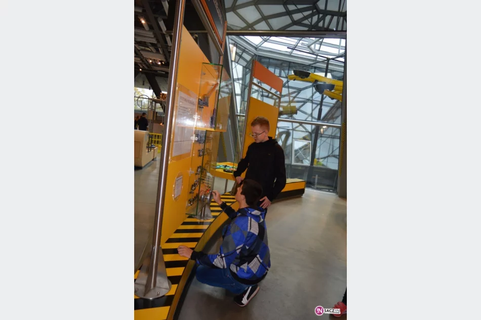 Gimnazjaliści z Koniuszowej w Warszawie - zdjęcie 19