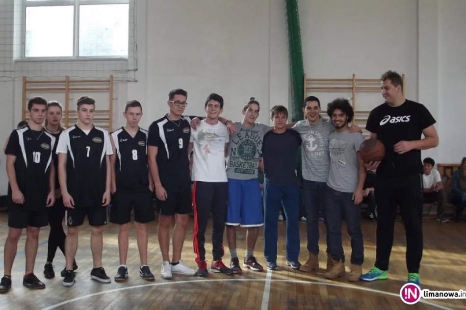 Wizyta młodzieży z Izraela w Mszanie Dolnej - zdjęcie 7