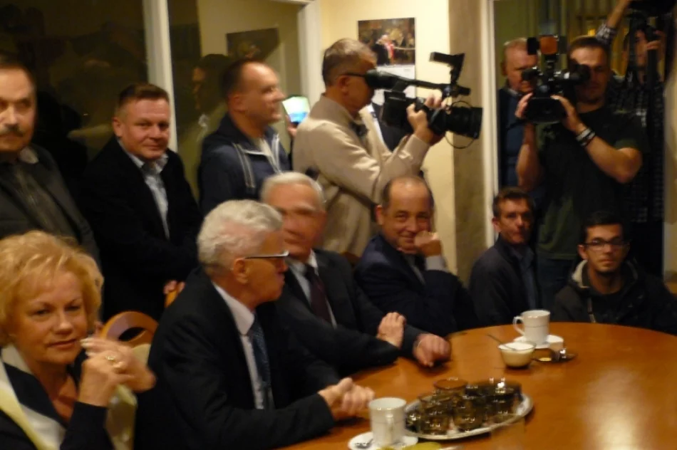 Wieczory wyborcze w komitetach PiS i PO - zdjęcie 6