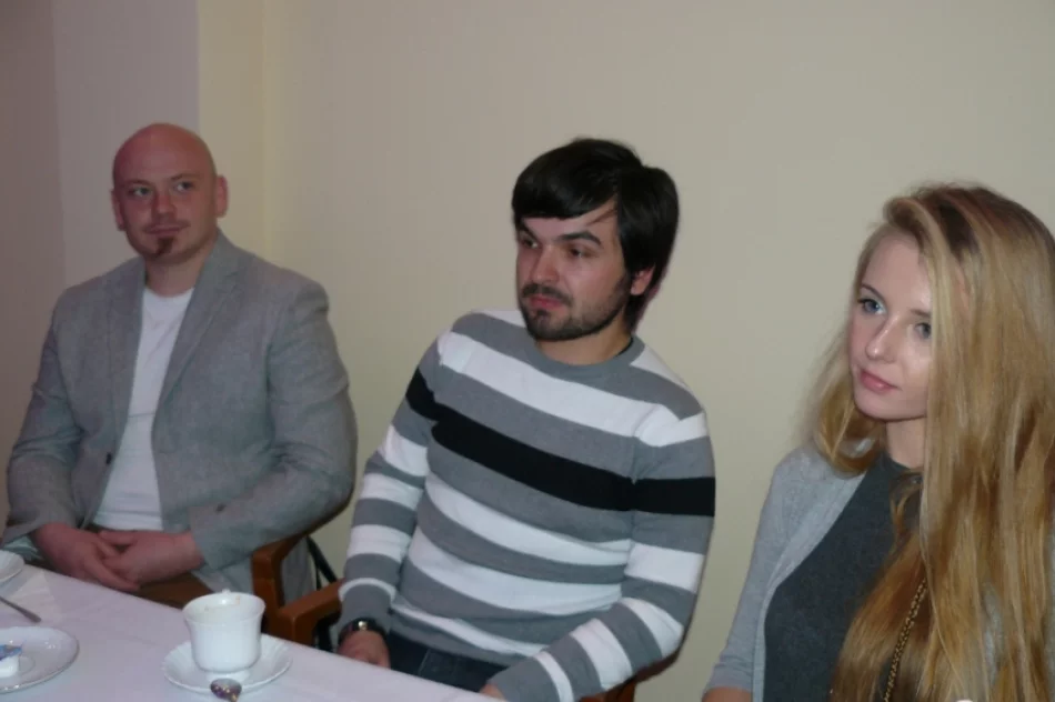 Wieczory wyborcze w komitetach PiS i PO - zdjęcie 12