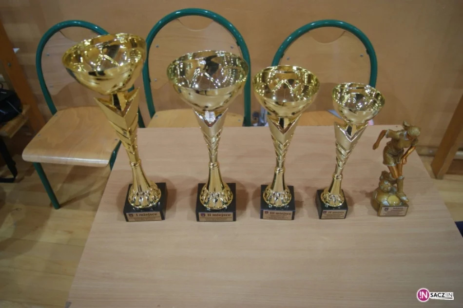 Gminne Mistrzostwa Szkół Podstawowych w halowej piłce nożnej dziewcząt - zdjęcie 9