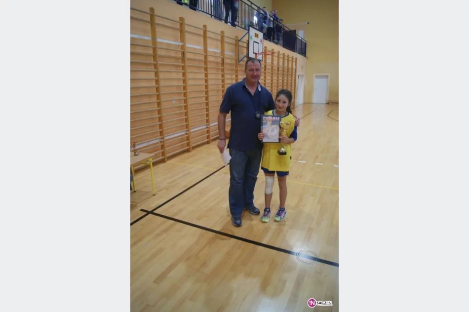 Gminne Mistrzostwa Szkół Podstawowych w halowej piłce nożnej dziewcząt - zdjęcie 13