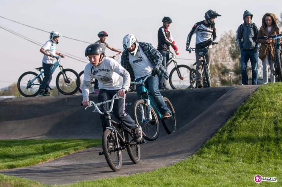 Pumptrack w Nowym Sączu oddany do użytku - zdjęcie 4