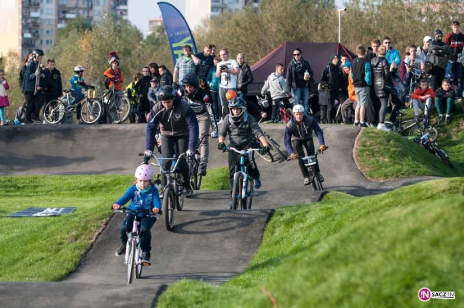 Pumptrack w Nowym Sączu oddany do użytku - zdjęcie 11