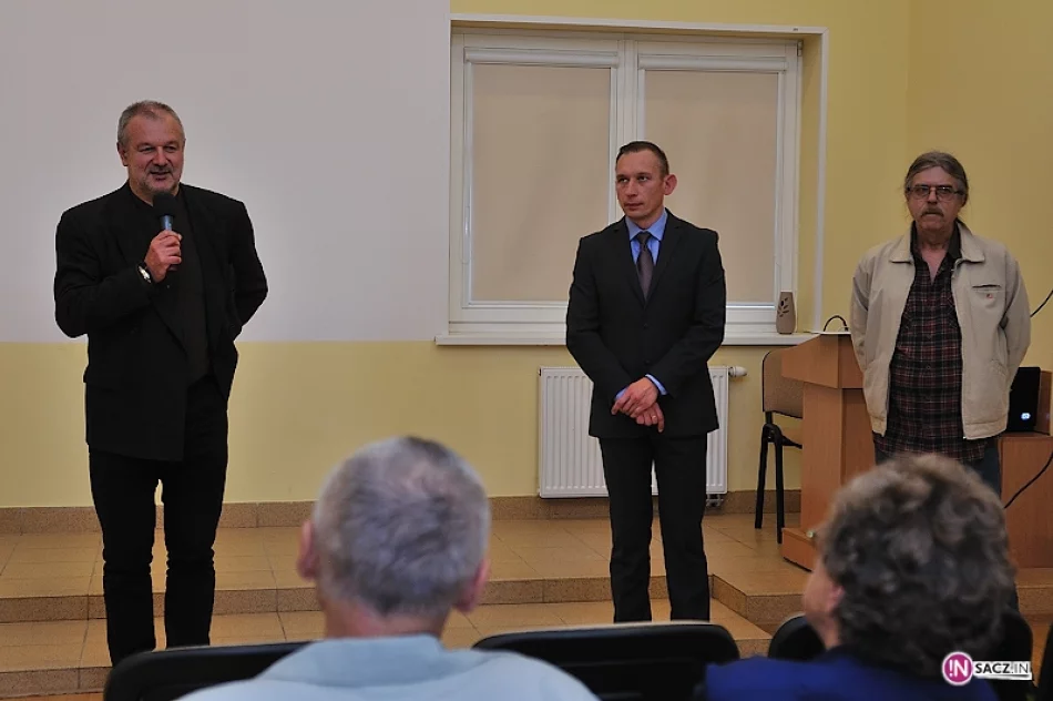 „Credo" - wernisaż wystawy trzech artystów - zdjęcie 3