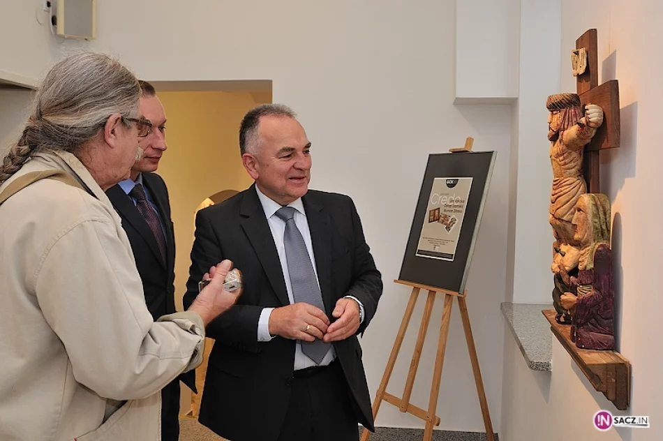 „Credo" - wernisaż wystawy trzech artystów - zdjęcie 4