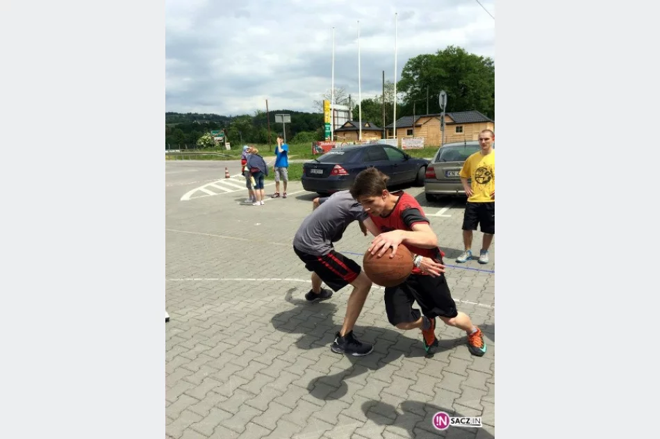 Nagrody dla najlepszych w Turnieju Koszykówki Ulicznej - zdjęcie 2