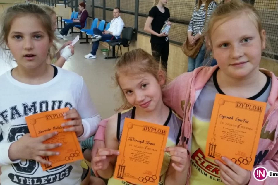 Młode siatkarki z Limanowej awansowały do finału - zdjęcie 3