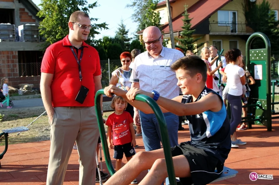 Otwarcie siłowni pod chmurką na osiedlu Dąbrówka! - zdjęcie 7