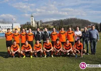 Płomień trzymał się mocno, ale w końcu został zdumchnięty w Mszanie Dolnej - zdjęcie główne