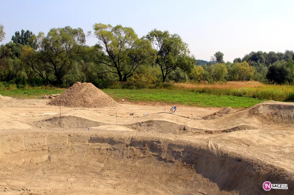 Fotorelacja z placu budowy pumptracka przy Al. Piłsudskiego - zdjęcie 5