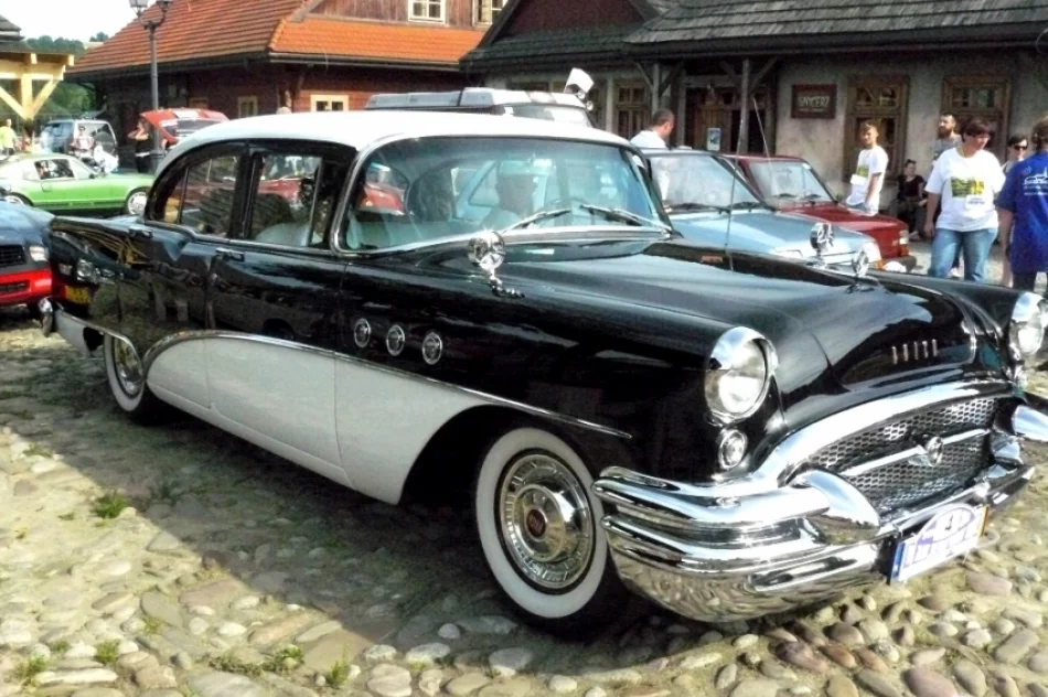 Nowy Sącz opanowały zabytkowe auta retro - zdjęcie 5