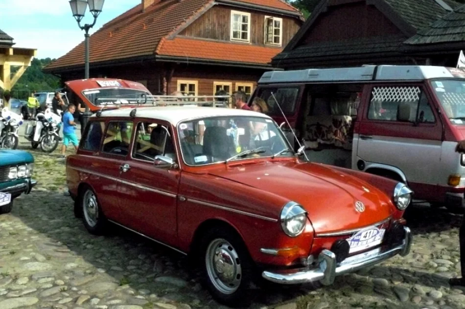 Nowy Sącz opanowały zabytkowe auta retro - zdjęcie 6