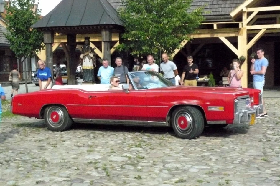 Nowy Sącz opanowały zabytkowe auta retro - zdjęcie 7