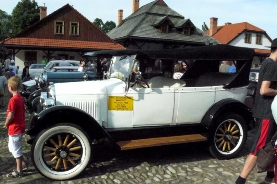 Nowy Sącz opanowały zabytkowe auta retro - zdjęcie 17
