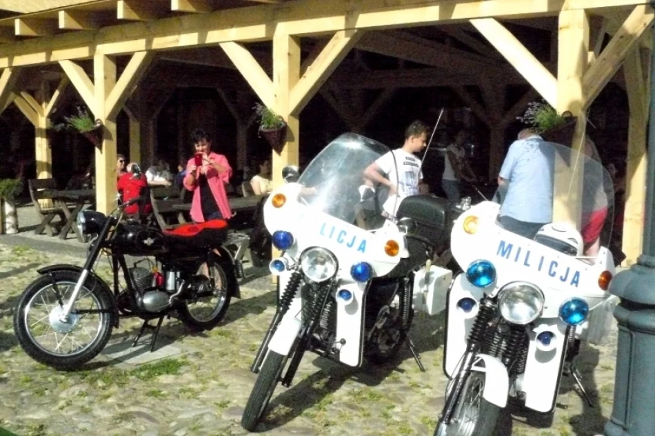 Nowy Sącz opanowały zabytkowe auta retro - zdjęcie 18