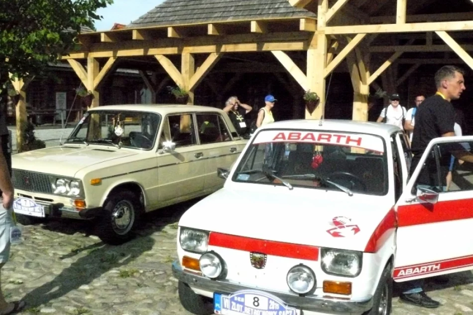 Nowy Sącz opanowały zabytkowe auta retro - zdjęcie 19