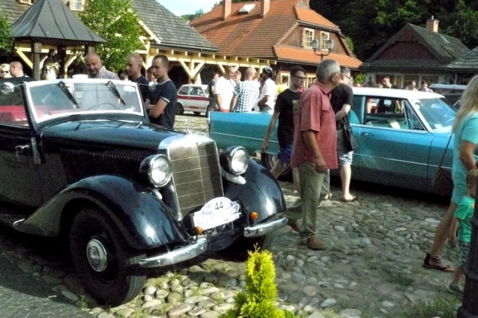 Nowy Sącz opanowały zabytkowe auta retro - zdjęcie 20